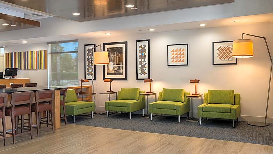 Holiday Inn Express Fullerton By IHG