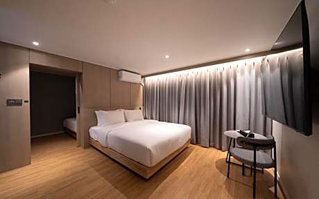 Ulsan Mugeodong ESER Hotel