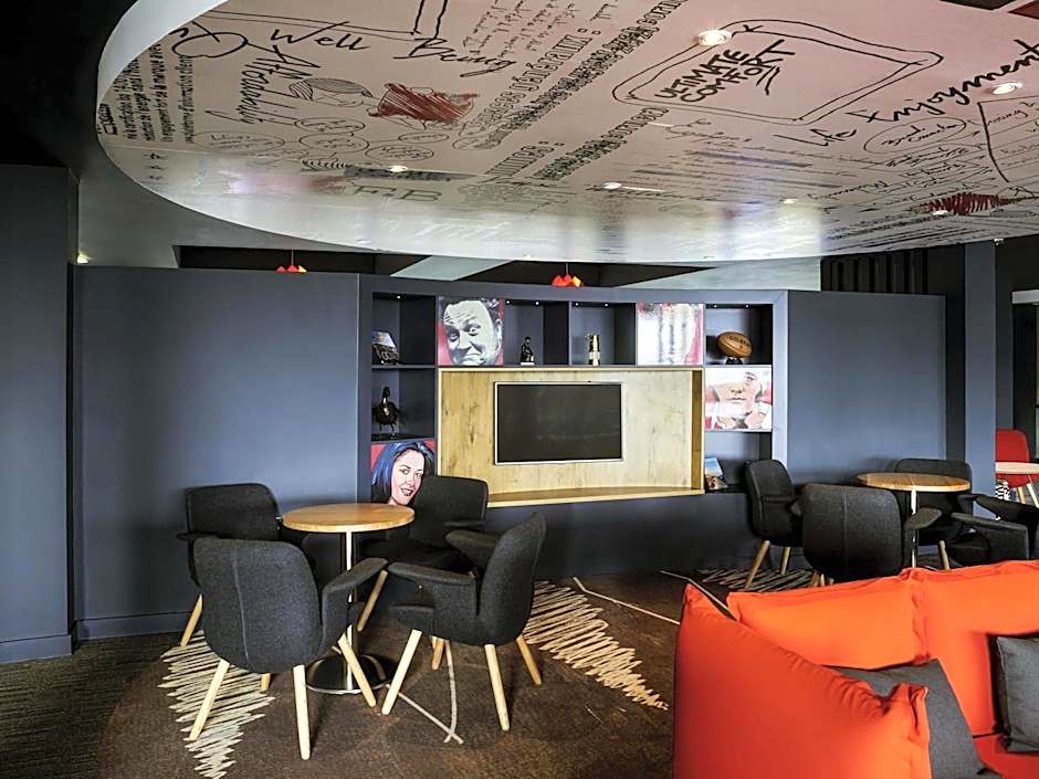 ibis Swansea