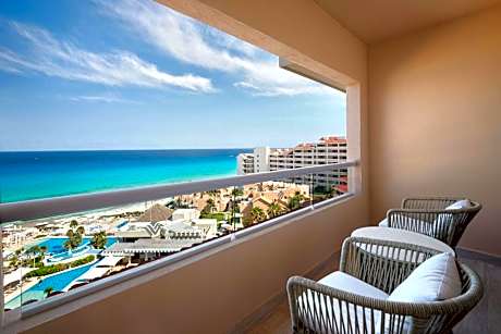 Wyndham Grand Cancun All Inclusive Resort & Villas
