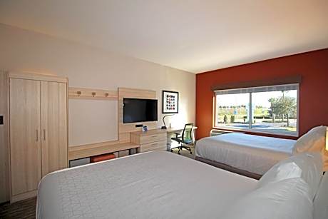 Queen Room with Two Queen Beds - Hearing Accessible/Non-Smoking