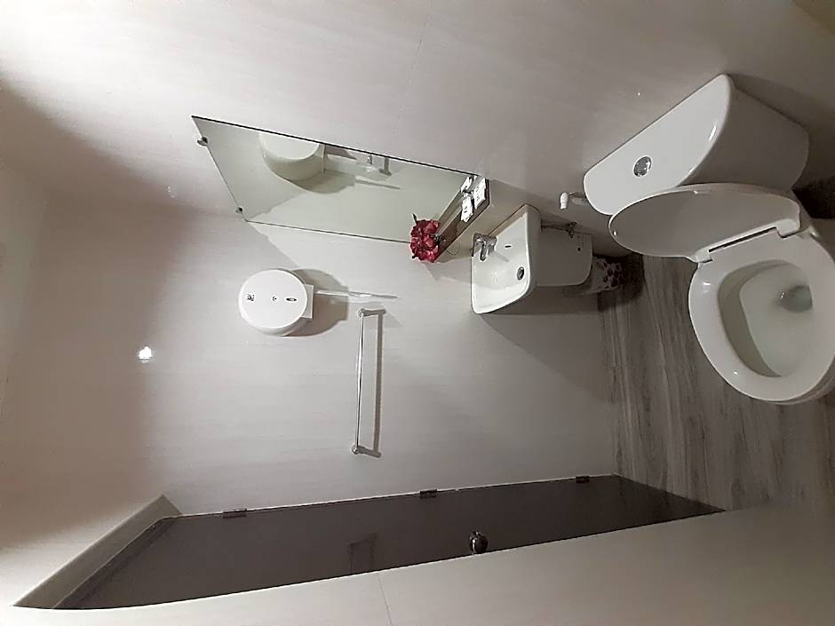 OYO 459 Offshore Hotel