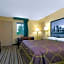 Super 8 by Wyndham Wapakoneta