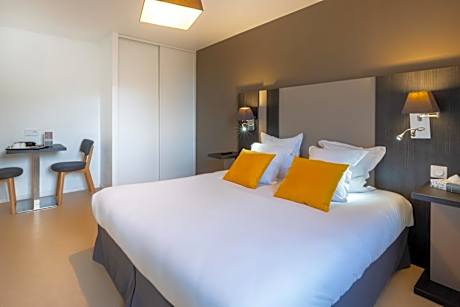 Standard Studio (2 Adults)