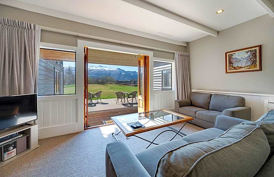 Manata Homestead & Lodge