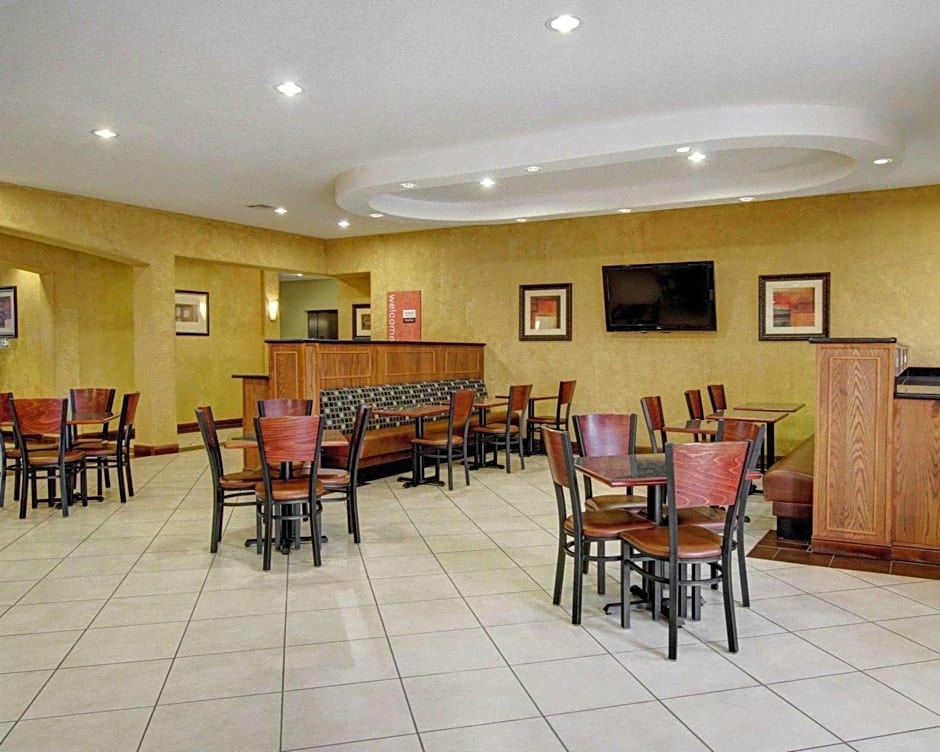 Comfort Inn & Suites Alvarado