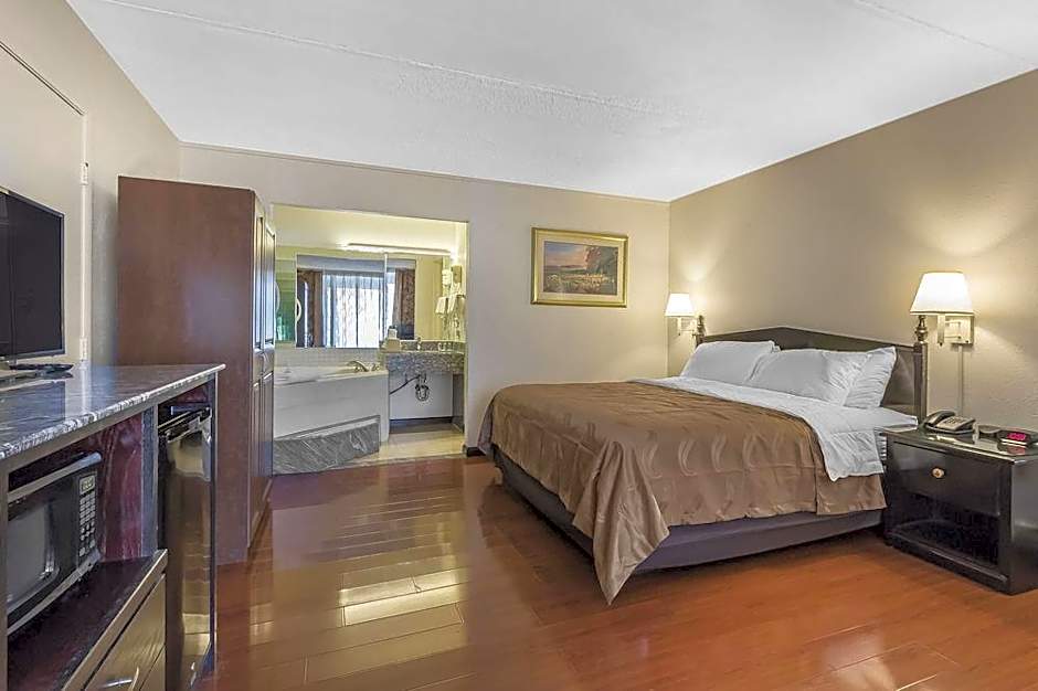 Quality Inn Dickson