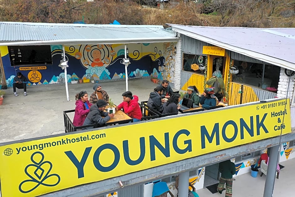 Young Monk Hostel & Cafe Manali