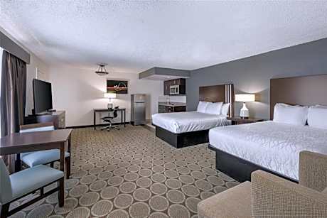 Queen Room with Two Queen Beds and Kitchenette - Non-Smoking