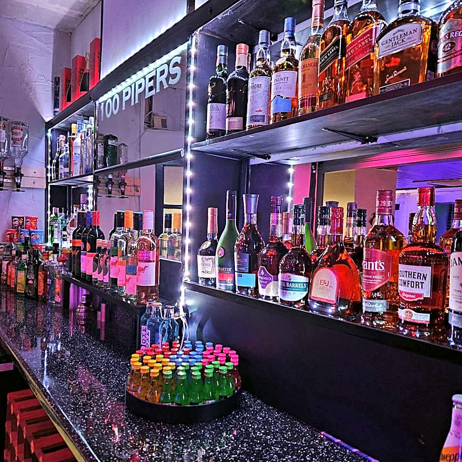 100 Pipers Hotel