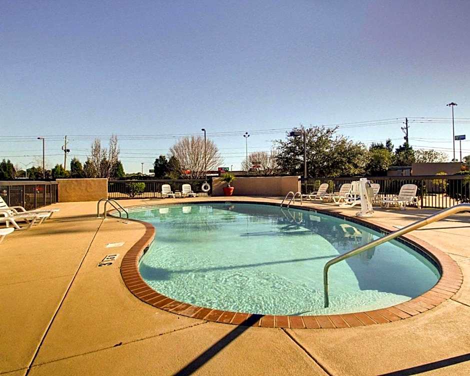 Comfort Inn & Suites Moss Point Pascagoula