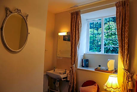 Single Room with Private Bathroom