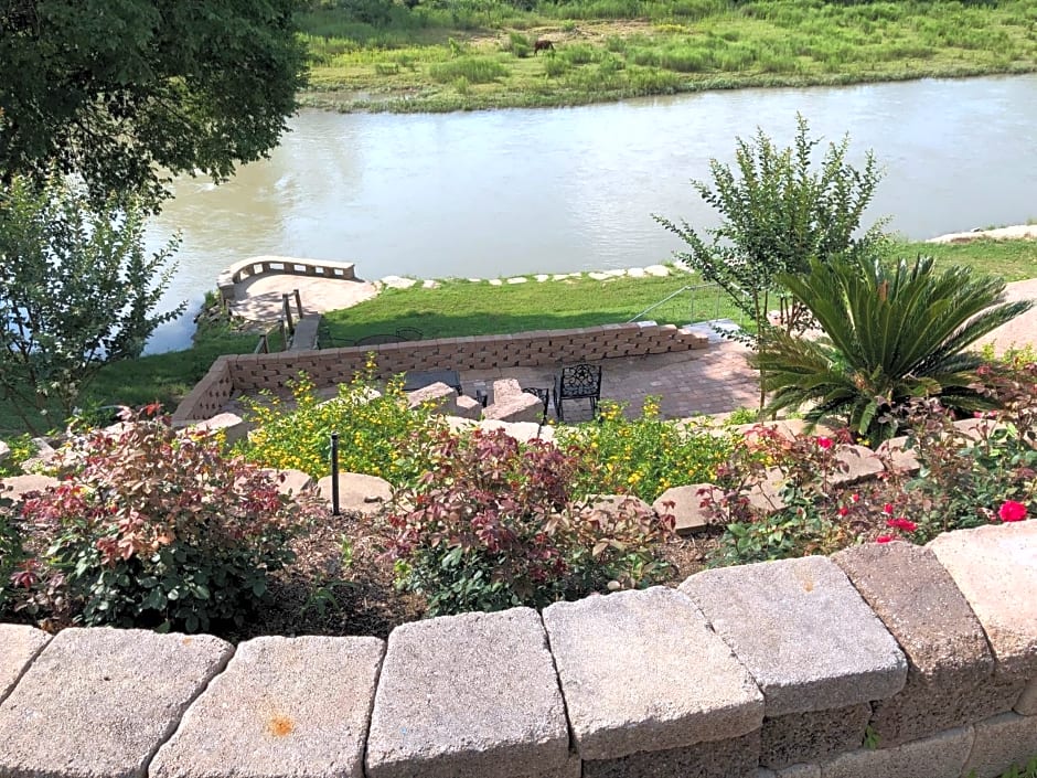 The Perry Riverhouse