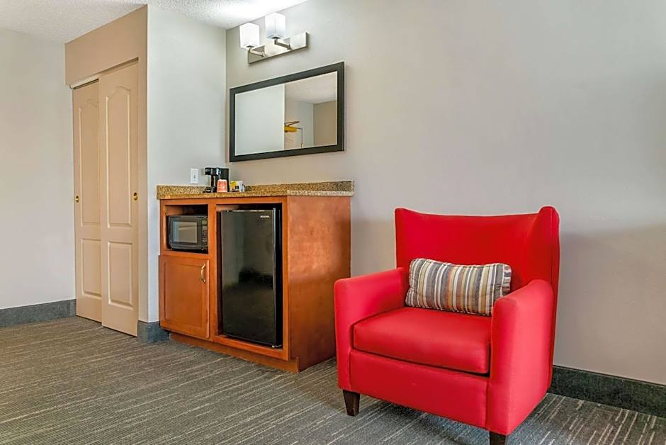 Country Inn & Suites by Radisson, Rossford - Toledo South