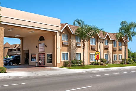 Super 8 by Wyndham Bakersfield South CA