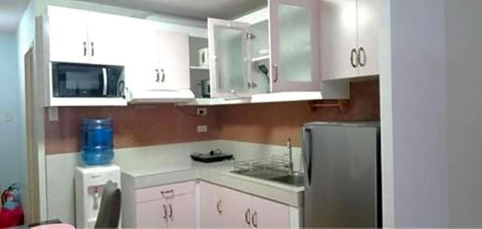 One oasis A2, shortwalk SM MALL Free POOL Kitchen