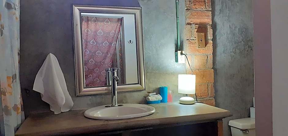 Riad Lola