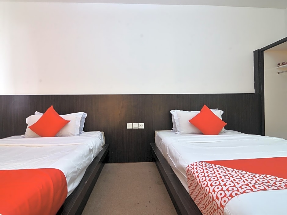 OYO 43960 Laksamana Executive & Boutique Hotel