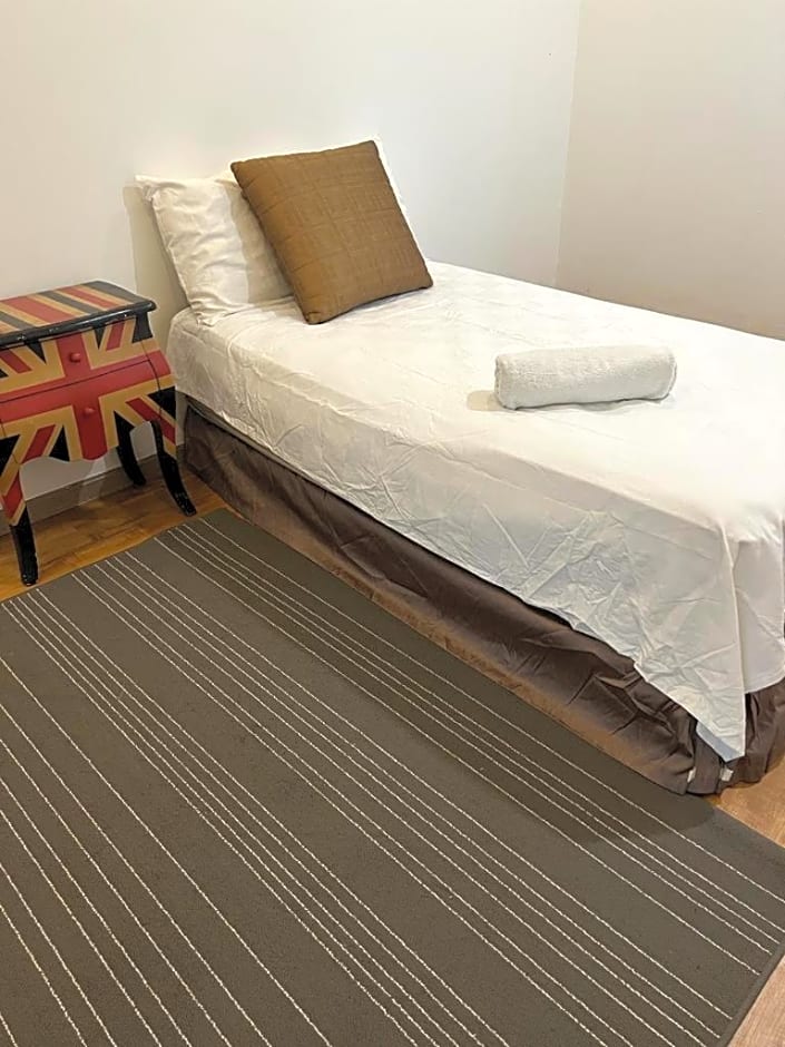 Spacious Garden Bungalow Escape