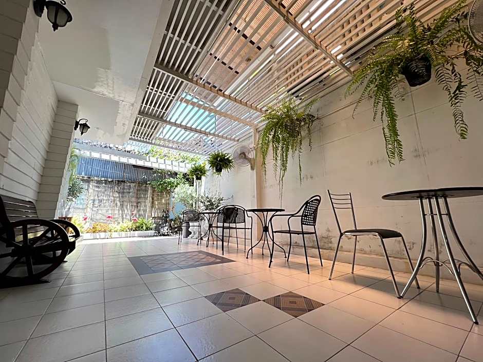 Ban Thungdang Housetel Bangkok