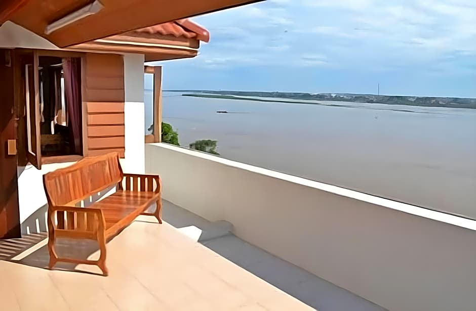 Riverfront Hotel Mukdahan