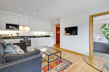 ONE BEDROOM APARTMENT