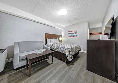 Queen Room - Non-Smoking