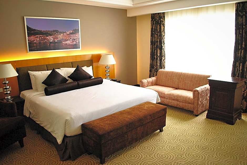 Photo 1 of 11 of Junior Suite