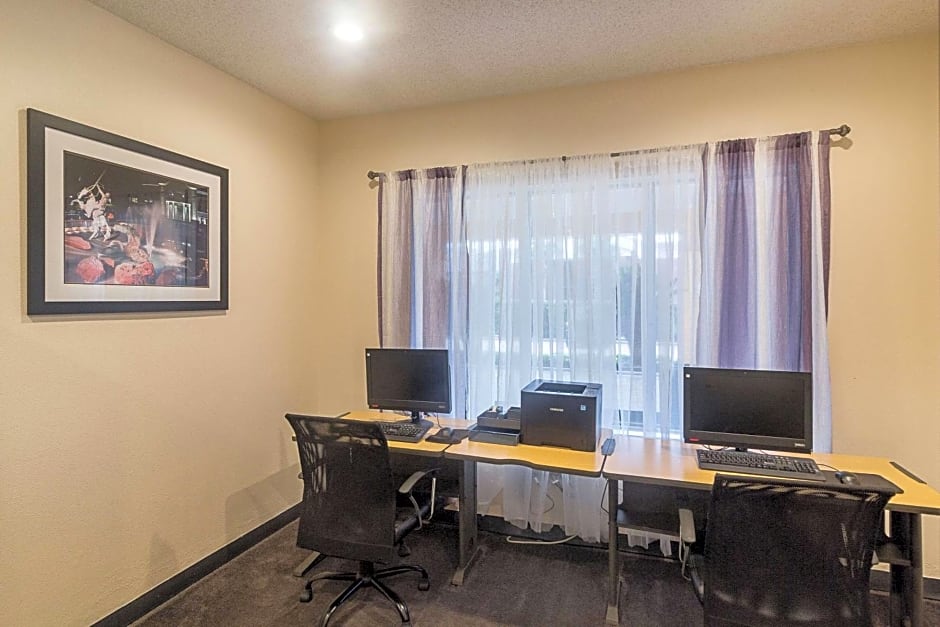 Quality Inn and Suites Westchase