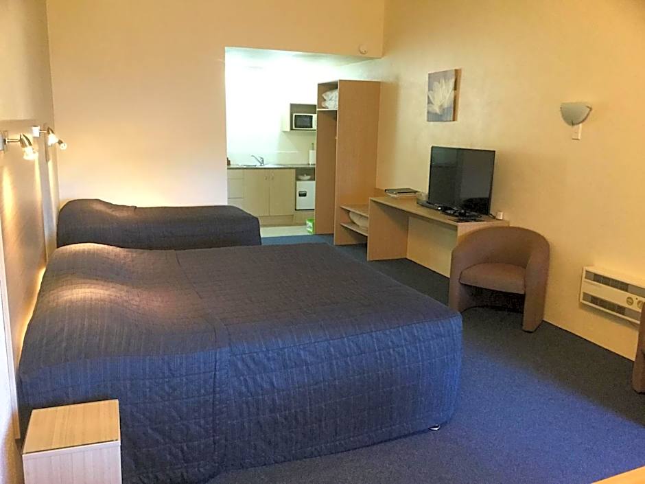 Captains Quarters Motor Inn