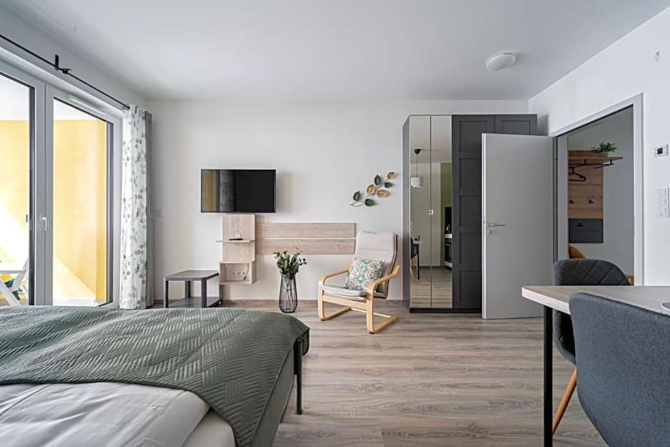 WestSide Garden Apartments by FirstHost