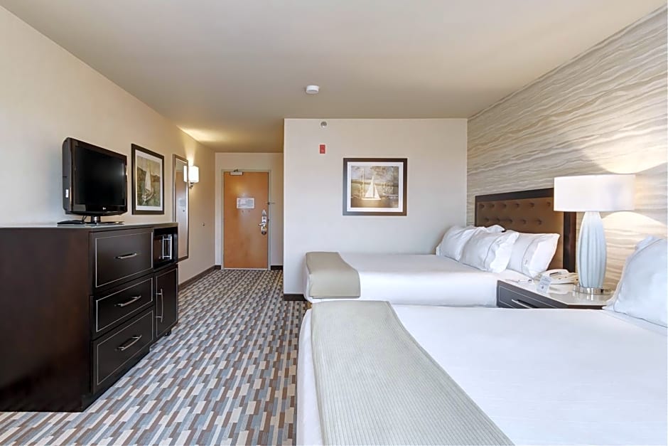 Holiday Inn Express Hotel & Suites Warwick-Providence Airport