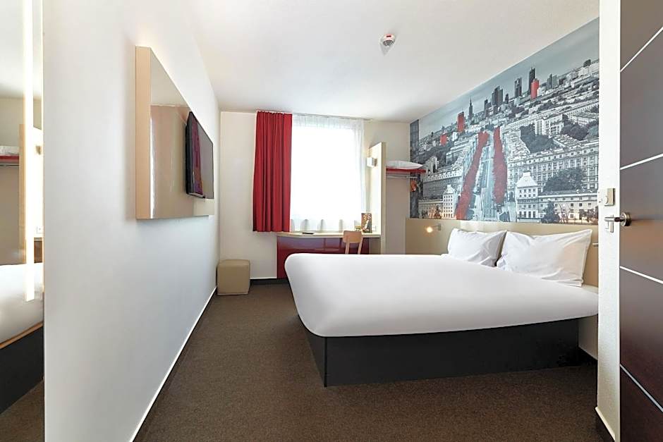 B&B Hotel Warszawa-Okęcie