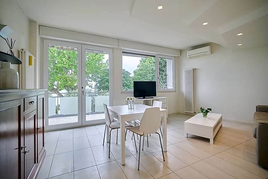 Front Lake Apartment Bardolino