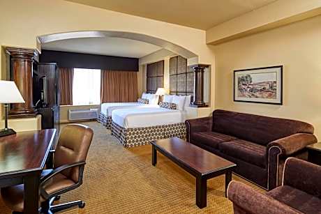Studio Suite with Two Double Beds - Non-Smoking