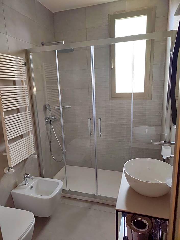 10 Catalani Rooms