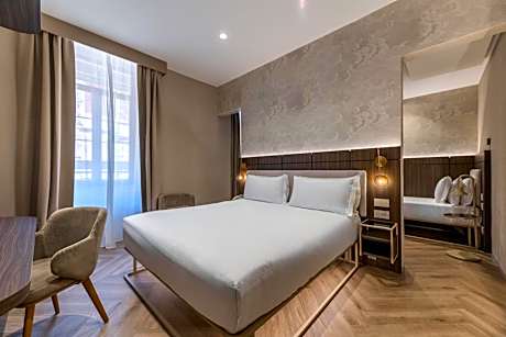 Deluxe Room with One King Bed and One Single Bed