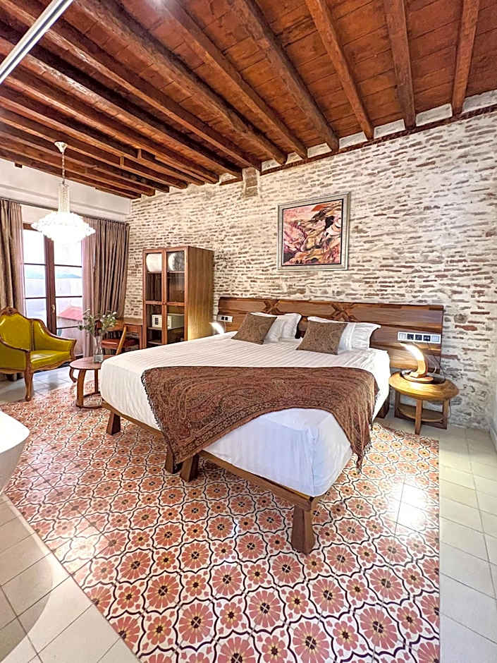 Anahita Boutique Hotel