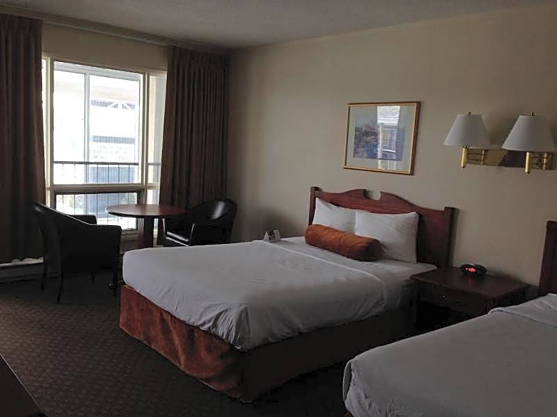 Knights Inn Lethbridge