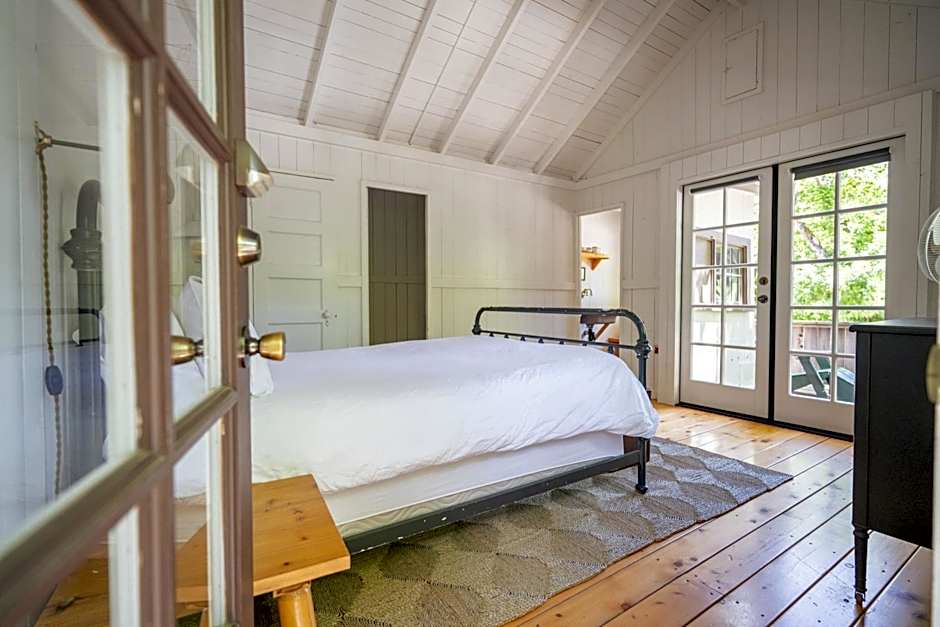 Johnson's Beach Cabins and Campground