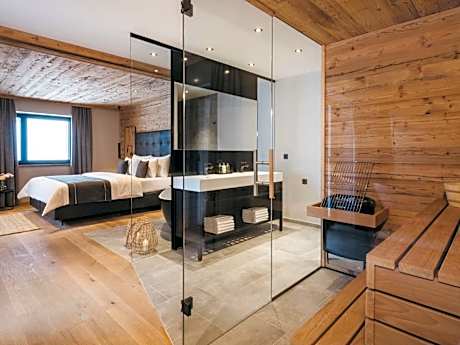 One-Bedroom Spa Suite with View