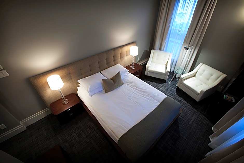 Le Pleasant Hôtel & Café