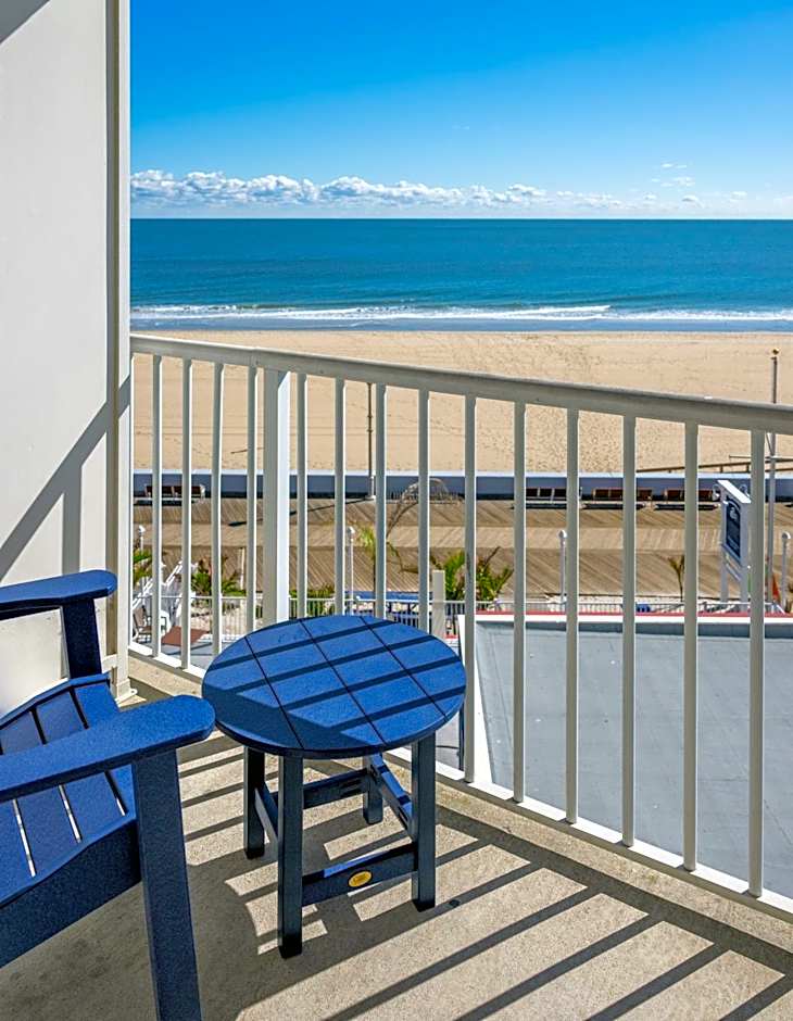 Commander Hotel & Suites