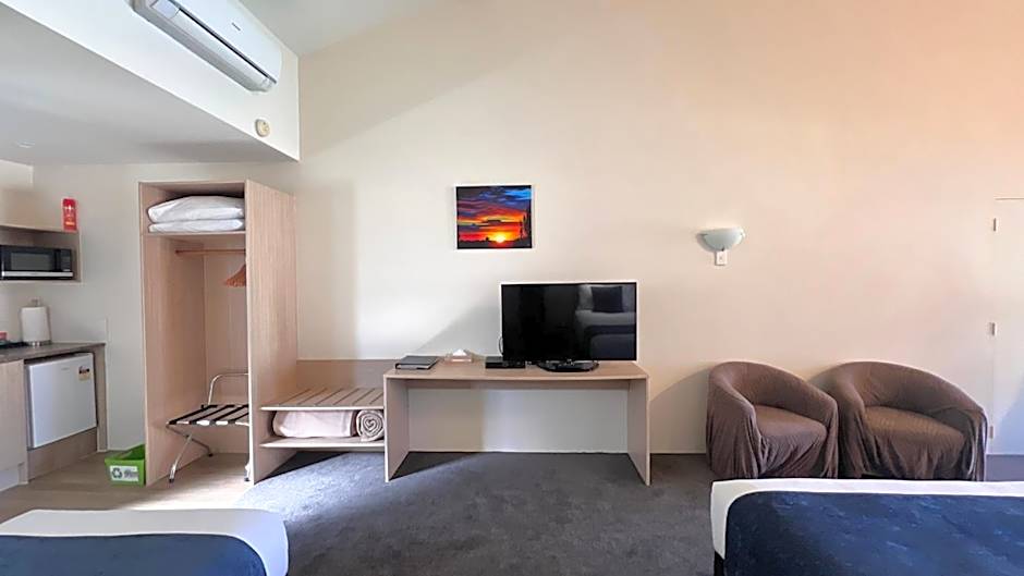 Captains Quarters Motor Inn