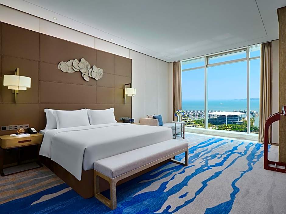 Photo 1 of 2 of Classic 1 King Bed, Sea View