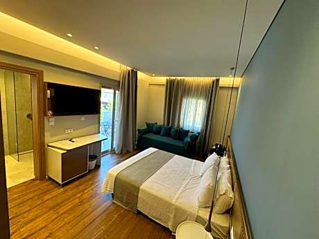 Studio with Garden View