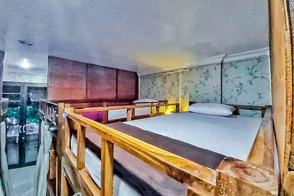 Shooting Star Hostel Kuta RedPartner (Mixed Dormitory)