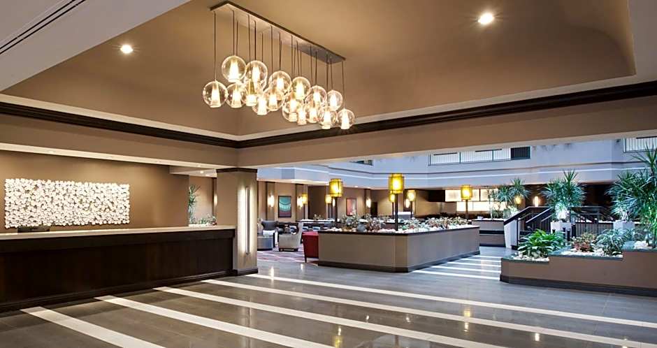 Embassy Suites by Hilton Dulles Airport