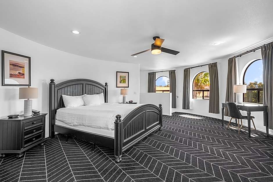 Photo 1 of 9 of Penthouse 1 King Bed Suite, Patio