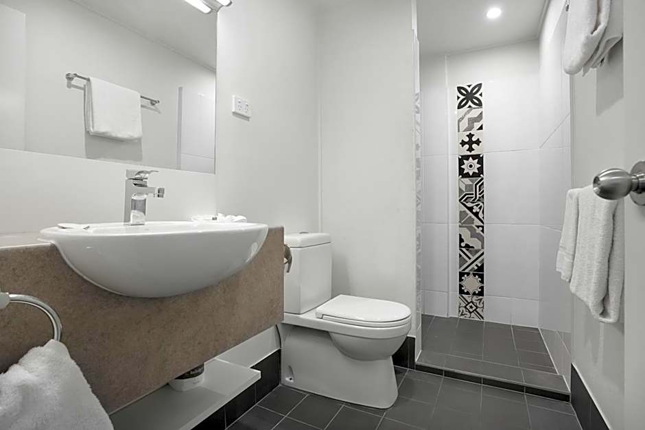 Gladstone Reef Hotel Motel